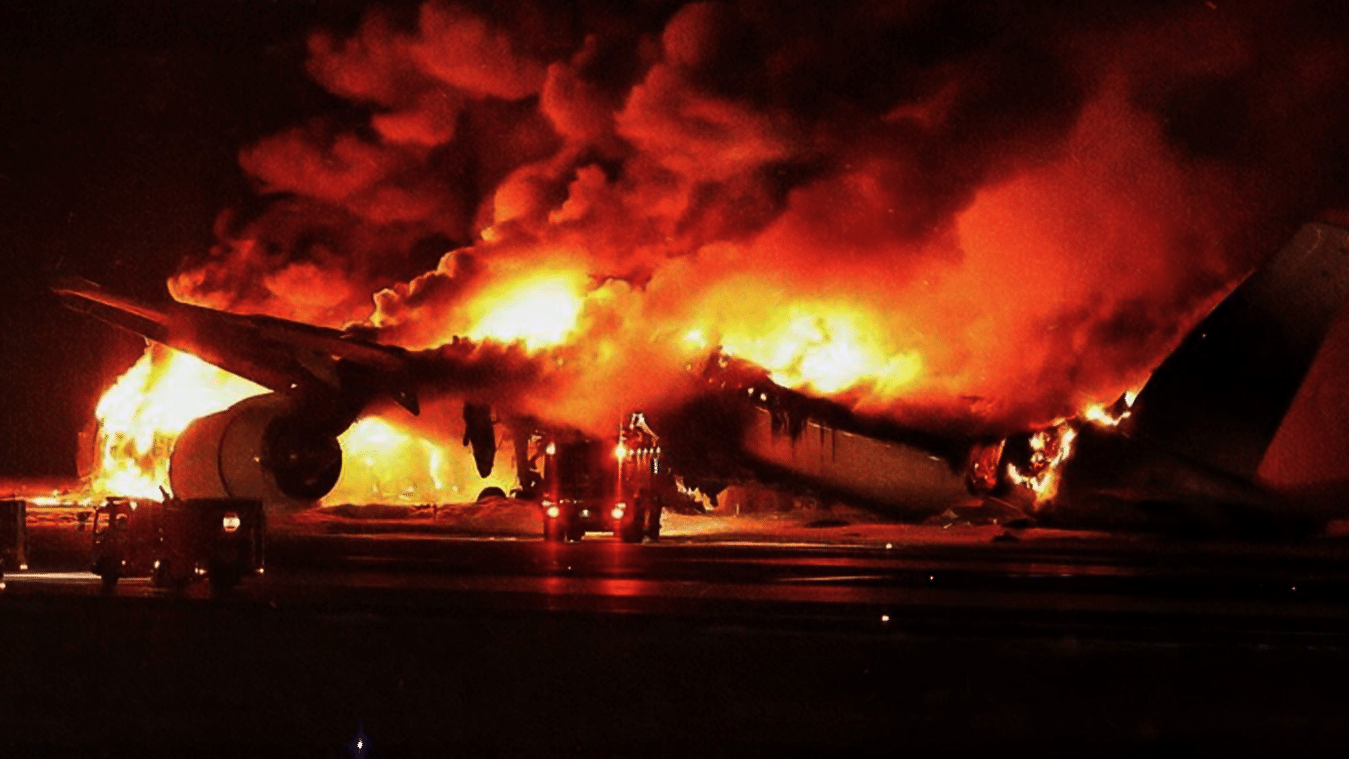 Cinco Fallecidos Despu S De La Colisi N De Dos Aviones En Un Aeropuerto