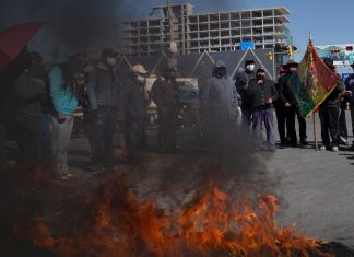 Múltiple crisis golpea estabilidad en Bolivia