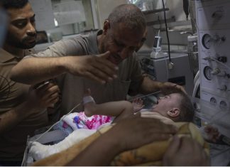 Impactantes imágenes del terror que sufren los palestinos tras los bombardeos israelí
