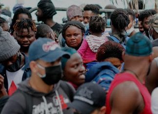 19.000 migrantes, haitianos en su mayoría, varados entre Colombia y Panamá Miles de migrantes se encuentran varados en el paso fronterizo entre Colombia y Panamá
