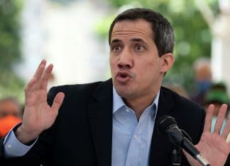 Cae parte del set de Guaidó y estallan los memes en las redes sociales