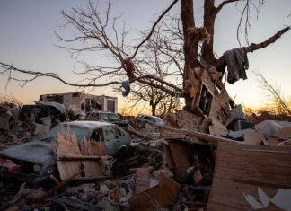 Enjambre de tornados arrasa ciudades en Kentucky, Estados Unidos