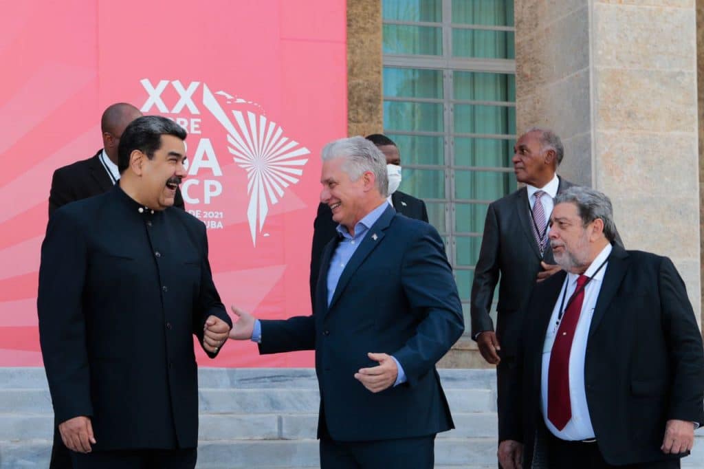 Maduro y Díaz-Canel durante su encuentro en la XX Cumbre Ordinaria de la ALBA – TCP. Foto: Presidencia de Venezuela.