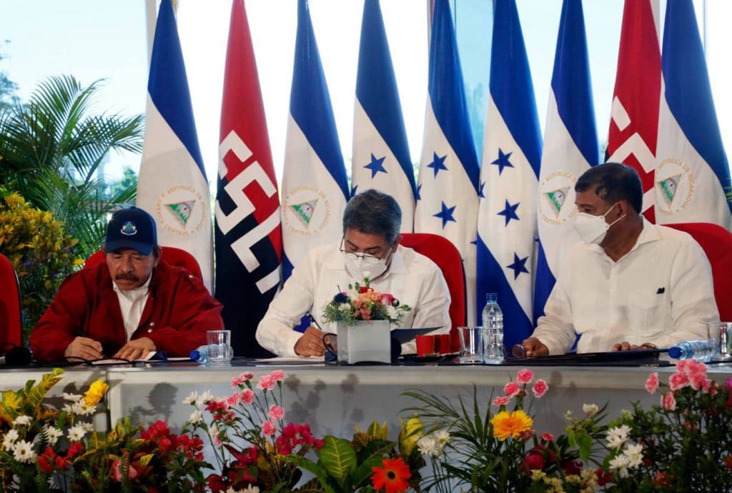Presidentes de Nicaragua y Honduras suscriben “Tratado Integracionista” en Octubre 2021. Foto: Secretaría de Defensa Nacional de Honduras.