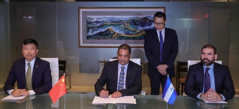 Nicaragua y China firman convenio para ejecutar programa de viviendas.
