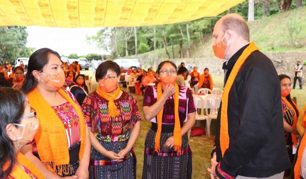 El Gobierno de Guatemala ha acusado al embajador de Estados Unidos, William Popp, de reunirse con líderes indígenas y sectores opositores. Foto: Prensa Libre/ Héctor Cordero