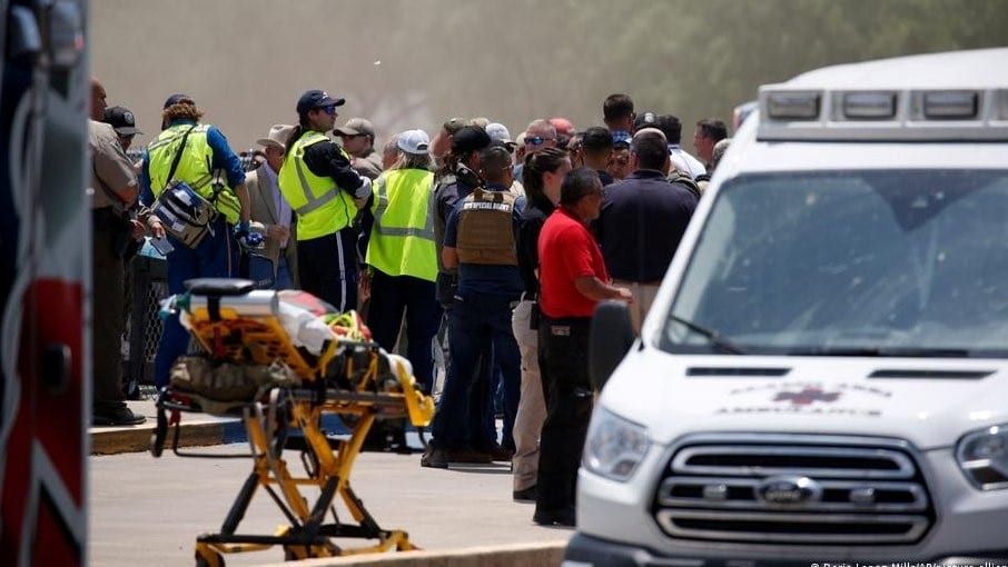 Al menos 21 muertos y otros heridos tras un tiroteo en una escuela primaria de Texas, Estados Unidos