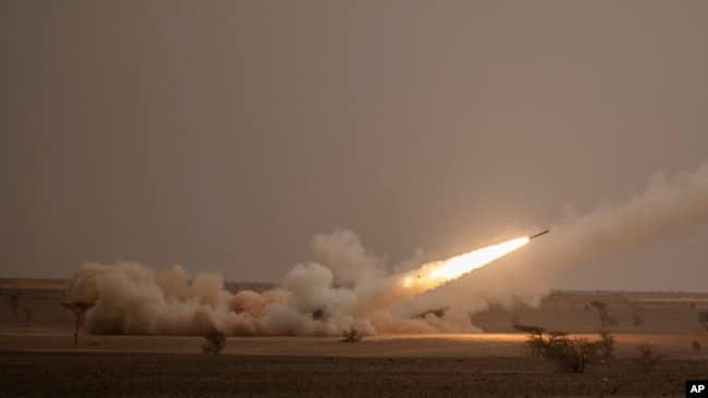 EEUU ha aportado a Ucrania millonario fondo, el cual incluye la compra de los peligrosos cohetes “Himars”. Foto: AP.