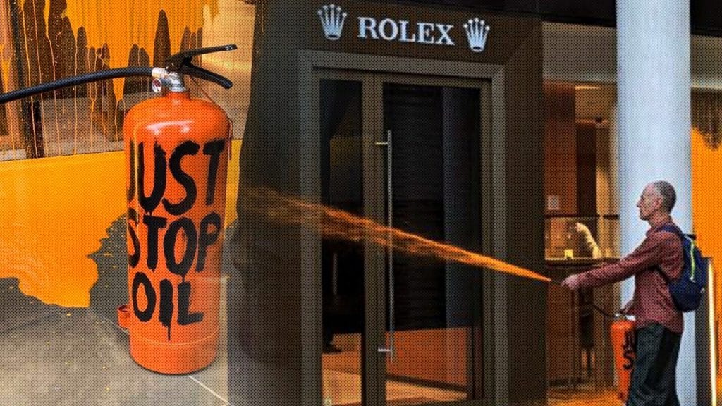 Los activistas de Just Stop Oil han rociado de pintura naranja una tienda de Rolex en Londres
