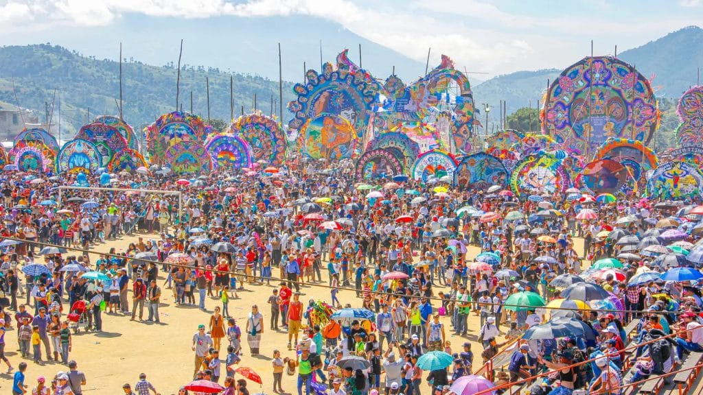 Festival de los Barriletes Gigantes en Guatemala como parte de la celebración del Día de los Muertos