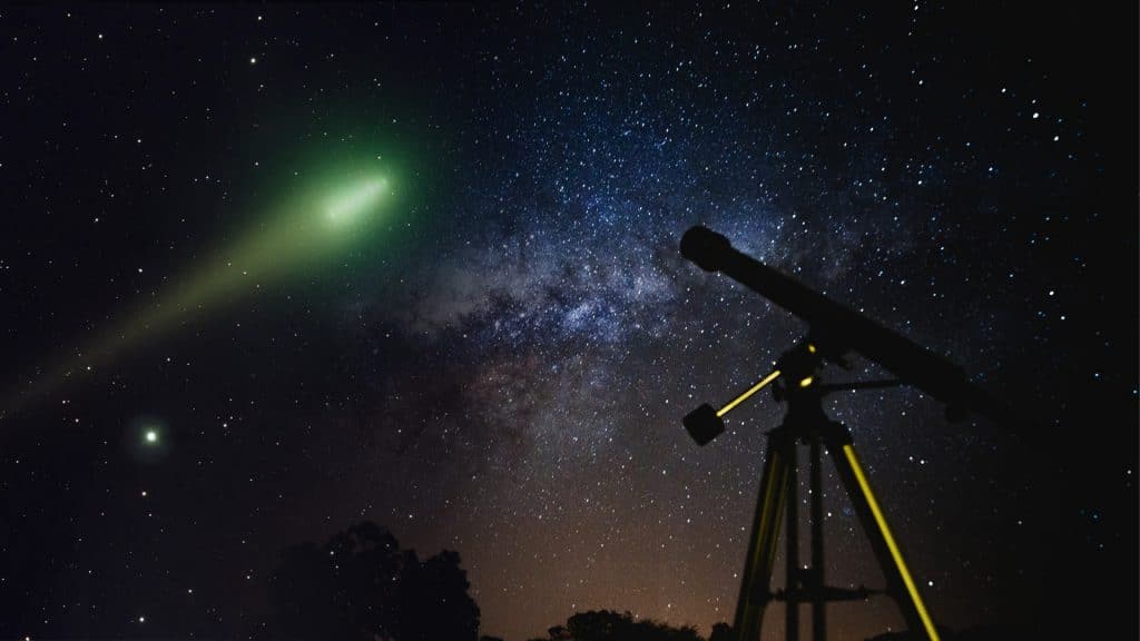 A green comet is approaching the Earth