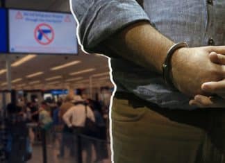 Man is arrested for having explosives on flight in the U.S A man is arrested for having explosives on flight in the U.S