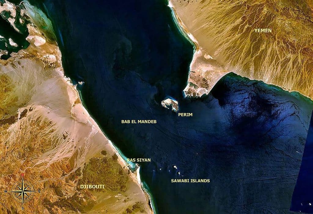 El estrecho de Bab al-Mandeb, separa la costa africana en Yibuti y la península arábiga en Yemen, un nodo marítimo importante que da acceso al mar Rojo, desde el océano Índico. Foto: Alamy