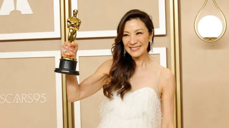 La actriz, Michelle Yeoh, es la primera mujer asiática en ganar un Oscar en 95 años. Foto: Getty Images