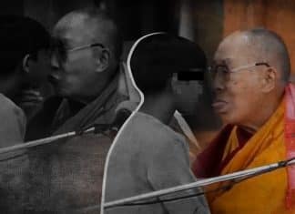 Dalai Lama: the controversial moment during a ceremony in India Dalai Lama: the controversial moment during a ceremony in India