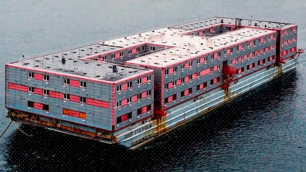 La prisión flotante que utilizará Reino Unido para alojar a los migrantes