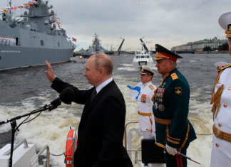 Día de la Marina de Rusia: Vladímir Putin preside impresionante desfile naval de la flota rusa