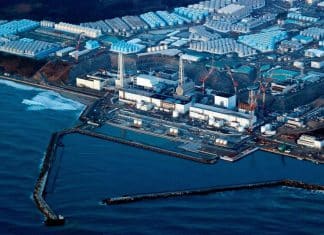 Controversia por decisión de Japón de verter al mar aguas contaminadas de la planta nuclear de Fukushima