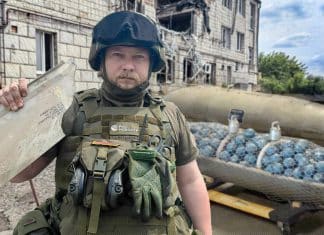 Ataque de Ucrania con bombas de racimo deja tres periodistas heridos y uno muerto