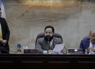 Presidente del Congreso de Honduras sufre atentado con vidrio molido