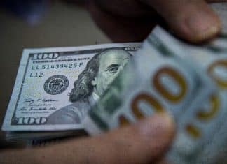 Bolivia asegura que dolarización afectaría el bienestar de sus ciudadanos