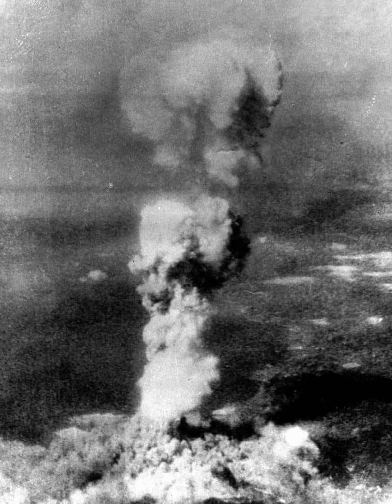 Más de 250 mil seres humanos fueron asesinados en Hiroshima y Nagasaki.