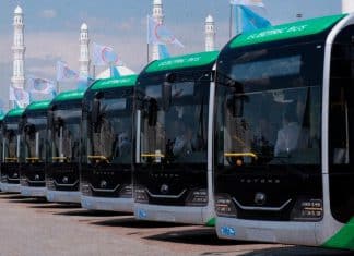 Delegación de Nicaragua en China visita fábrica de buses que serán enviados al país latinoamericano