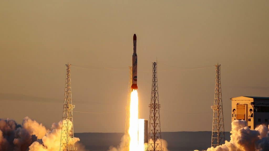 Irán lanzaría entre 2 y 3 satélites, antes finalice el año iraní.