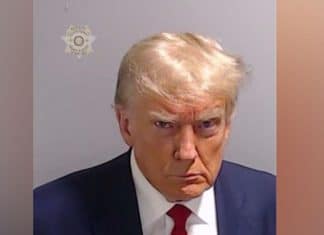 Trump protagoniza la primera foto policial de un expresidente de EEUU