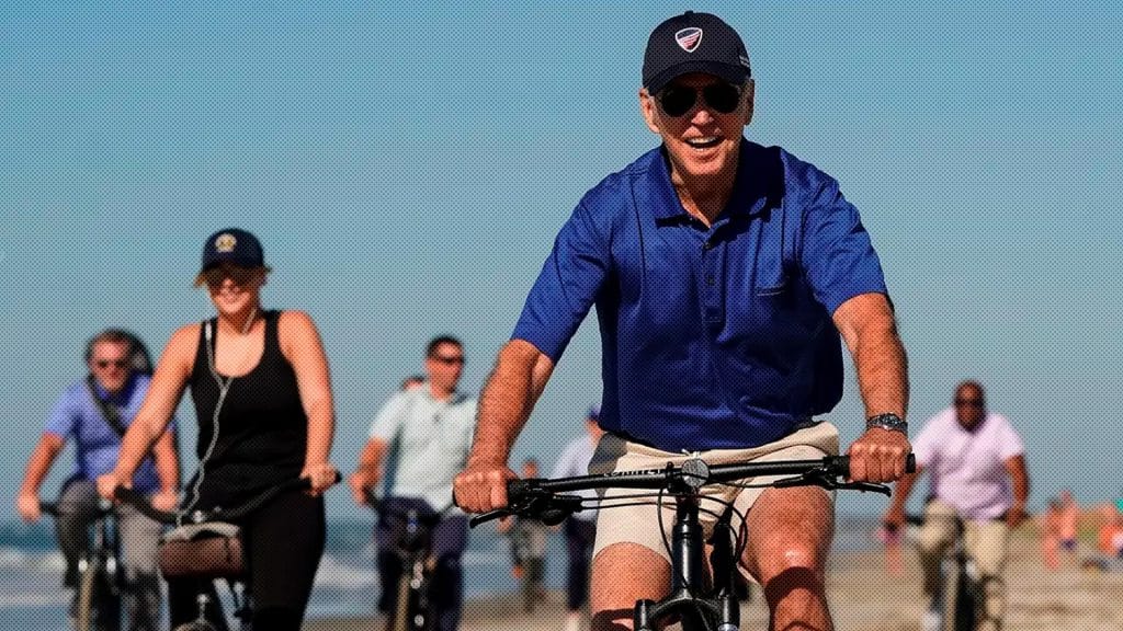 Biden supera a Bush y Trump en cuanto a días de vacaciones durante su mandato