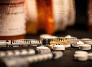 Estados Unidos acusa a Colombia y Ecuador de producir y traficar fentanilo