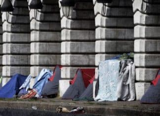 Miles de personas sobreviven en la precariedad en Europa