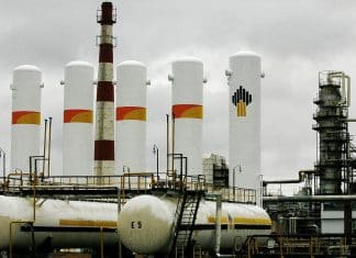 Rusia recauda 1,800 millones de dólares por exportaciones de petróleo en agosto