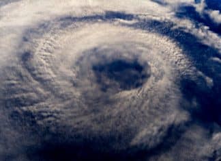 Potente huracán Lola amenaza el Pacífico Sur