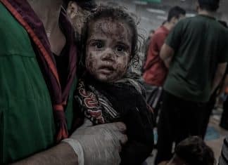 Más de 600 niños palestinos sepultados bajo los escombros tras bombardeos israelíes