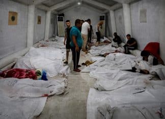 Imágenes desgarradoras tras bombardeo israelí contra hospital en Gaza