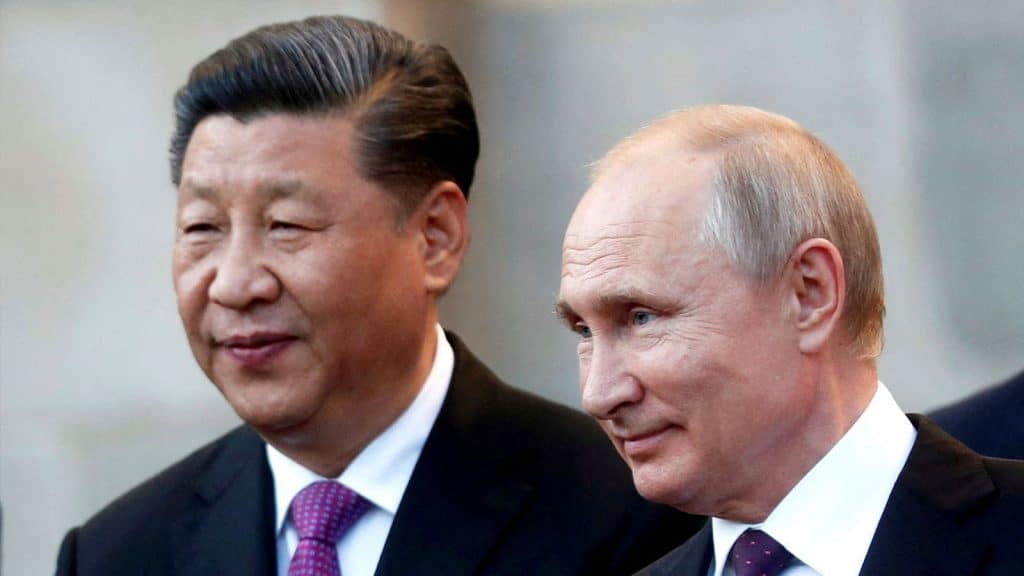 Putin y Xi Jinping llevan a cabo conversaciones estratégicas en China.