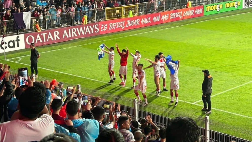 Xenofobia en el fútbol: Aficionados del Saprissa insultan a jugadores del Real Estelí tras eliminación.