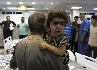 Decenas de víctimas palestinas tras otro ataque israelí contra el mayor hospital en Gaza