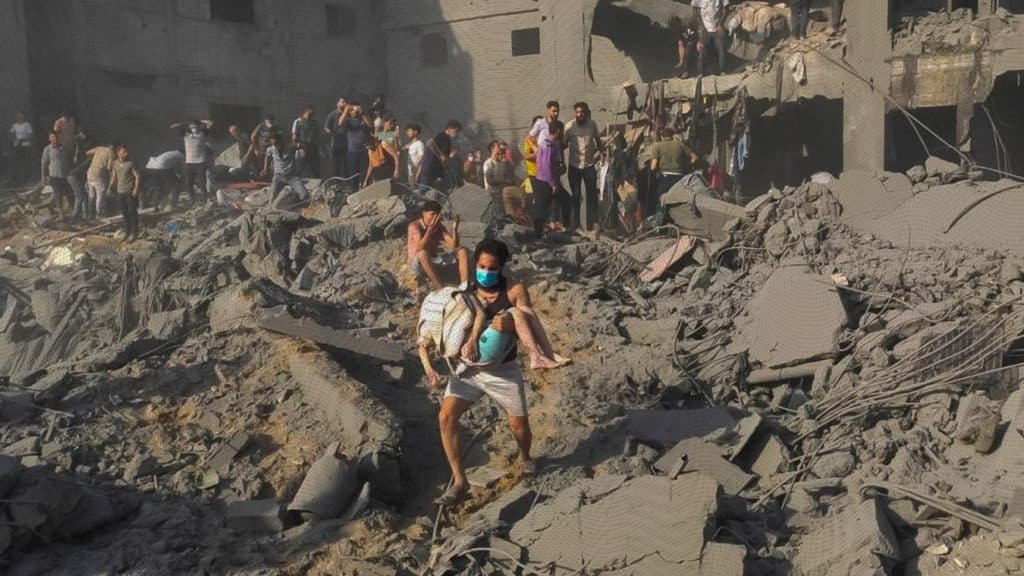 Las Naciones Unidas califica los bombardeos contra campo de refugiados en Gaza como posible crimen de guerra.