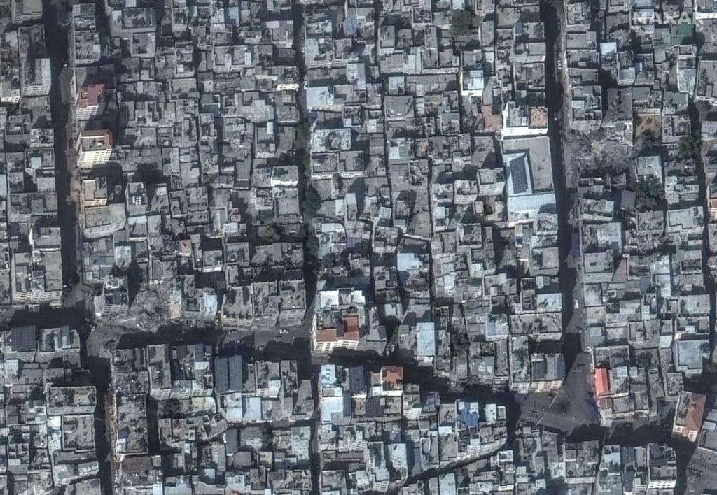 El campo de refugiados de Yabalia, en la Franja de Gaza, el 31 de octubre de 2023, previo al bombardeo israelí. Imagen de satélite ©2023 Maxar Technologies