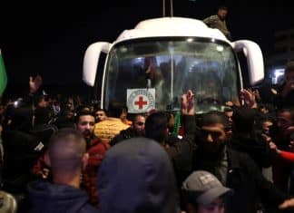 Israel y Hamás realizan tercer intercambio de rehenes durante negociaciones y alto el fuego