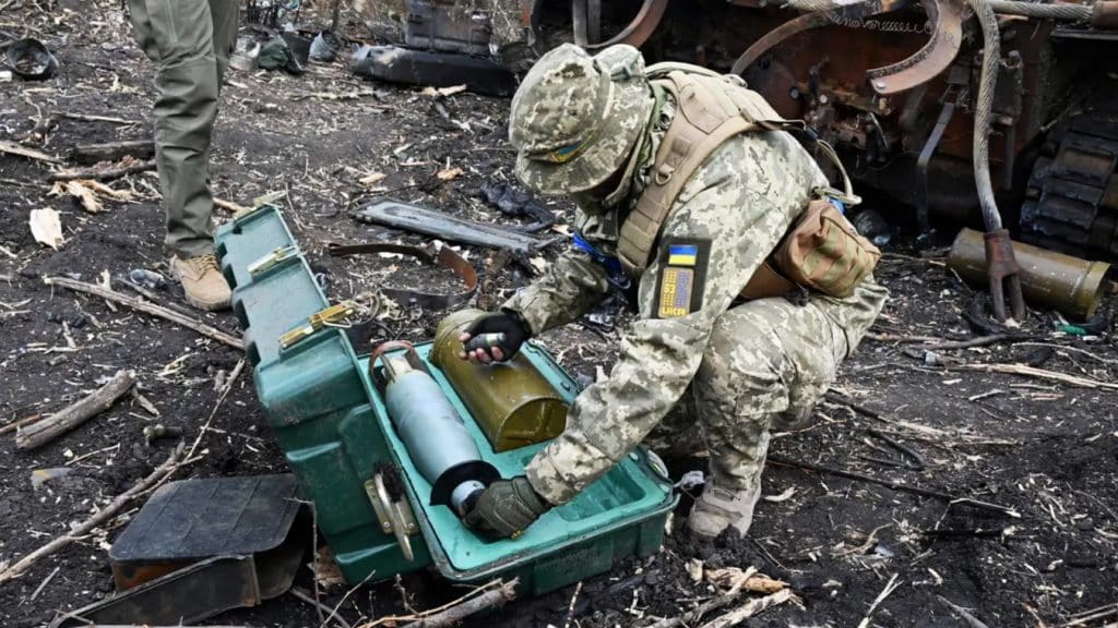 EE.UU. está suministrando armas químicas a Ucrania, señala viceministro ruso