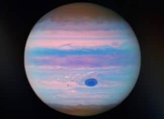NASA exhibe vista ultravioleta de Júpiter