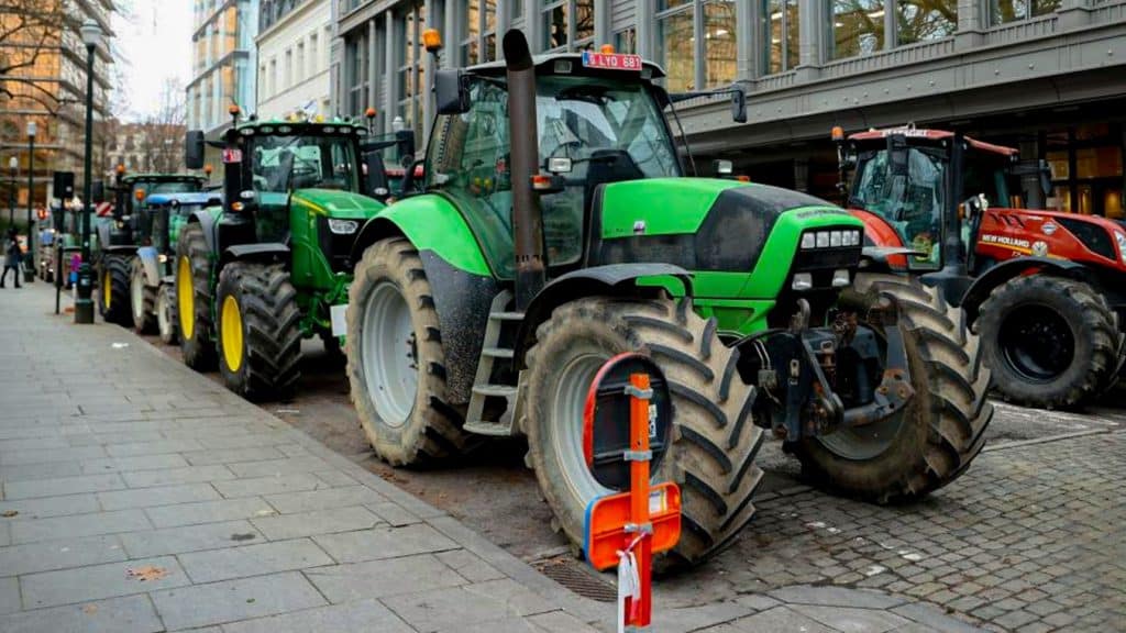 Las protestas de los agricultores franceses avivan el descontento en Europa.