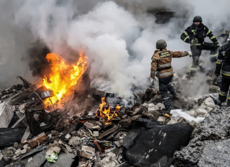 Rusia acusa a Ucrania de haber derribado un avión que transportaba 65 prisioneros