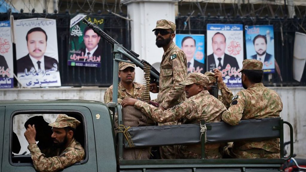 En Pakistán se ha registrado un aumento en los ataques armados contra oficinas electorales y candidatos.