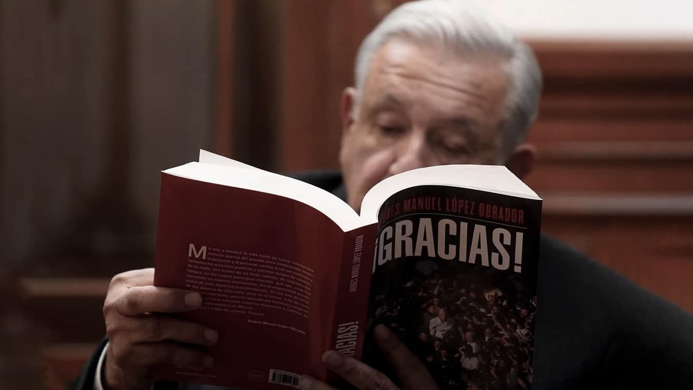 AMLO presenta "su nuevo y último libro" sobre política