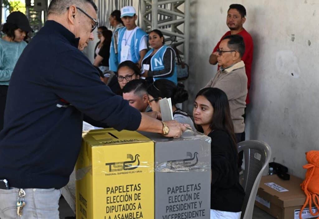 Los centros de votación abrieron desde las 7:00 a.m