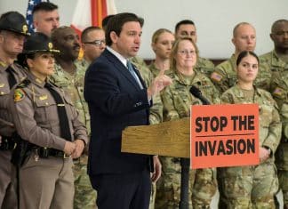 Florida envía refuerzos a Texas ante crisis fronteriza